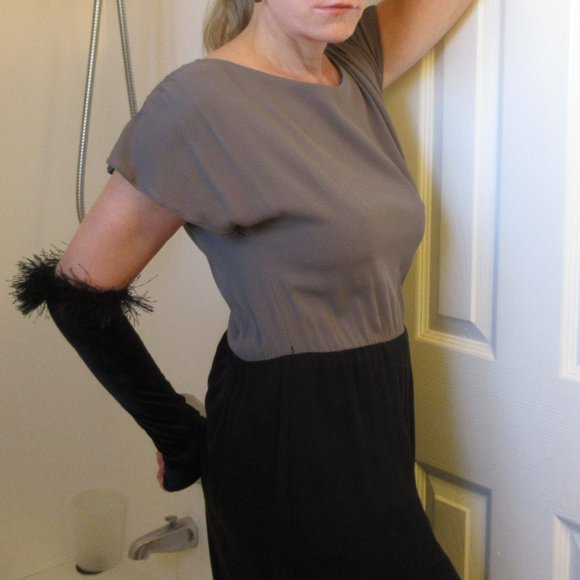 Alice & Olivia Chic Grey / Black Light Rayon / Silk Dress, Size 6 - 8, 10 - Picture 5 of 5